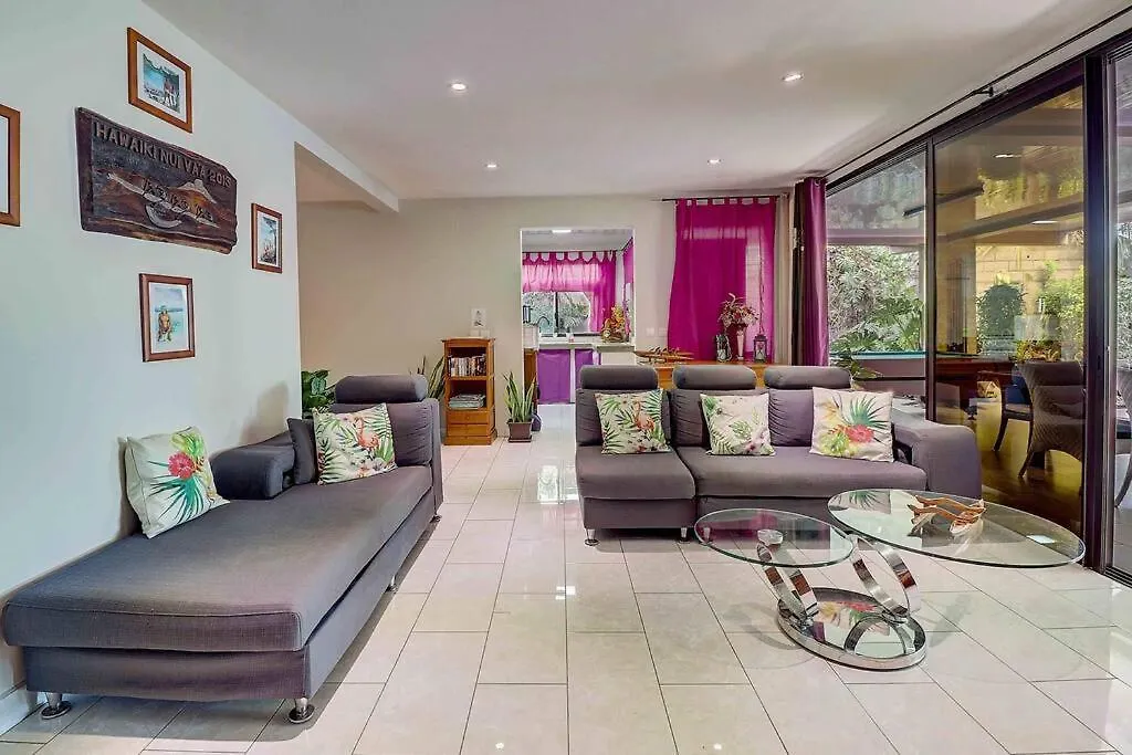 Tahiti Beach House Arue  Vakantiehuis